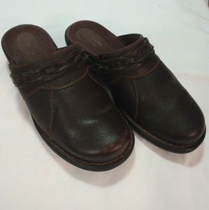 Clark's size 7M brown leather clogs EUC Great pair of preloved shoes